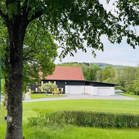 Casa vacanze Kramersacherl Raab-modernes Wohnen Im Alten Charme Brundl